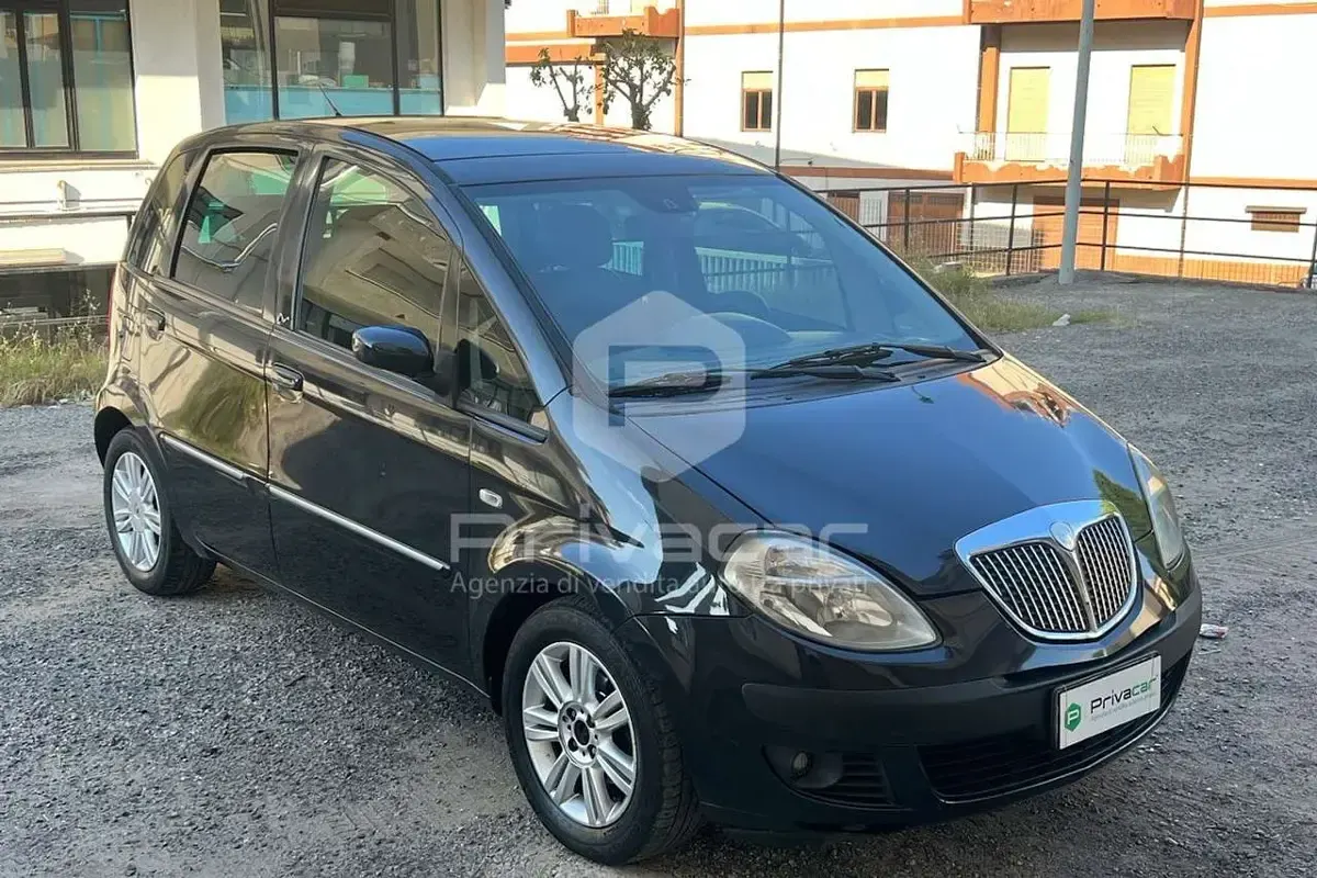 Usata Lancia Musa 95 CV (69 kW) 2006 Nero Monovolume