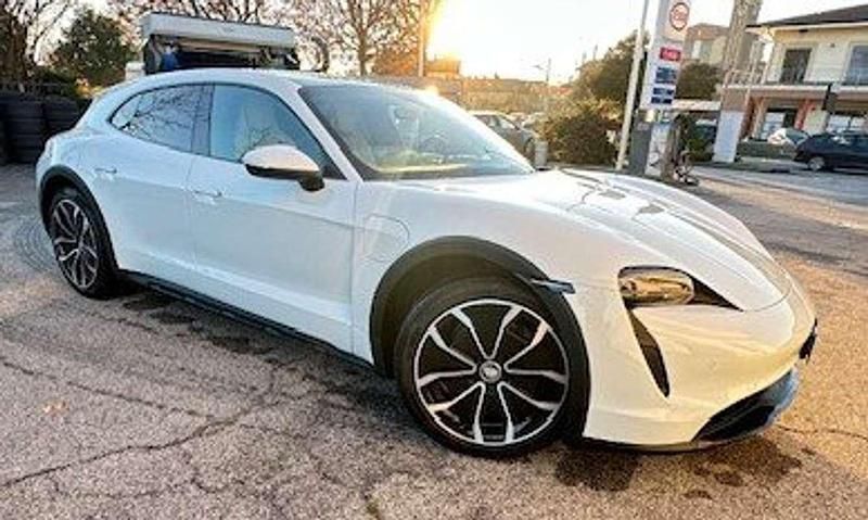 Usata Porsche Taycan Sport Turismo 139 kW (190 CV) 2022 Bianco Berlina