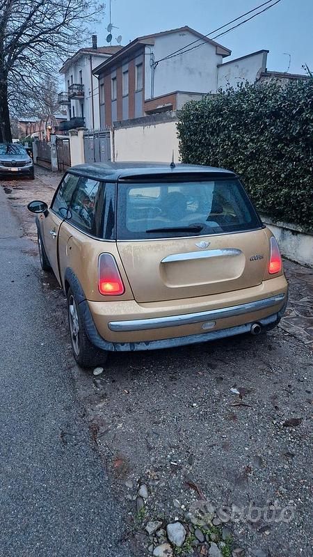 Usata Mini Cooper 116 CV (85 kW) 2007 Giallo Utilitaria
