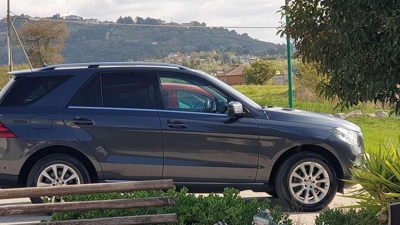 Usata Mercedes GLE250 Premium 204 CV (150 kW) 2016 Blu/azzurro SUV