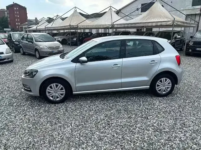Usata VW Polo Trendline 75 CV (55 kW) 2016 Grigio Berlina