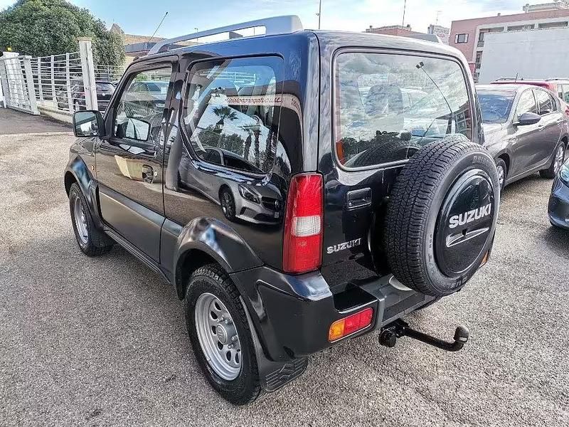 Second-hand Suzuki Jimny 86 CP (63 kW) 2007 Negru SUV