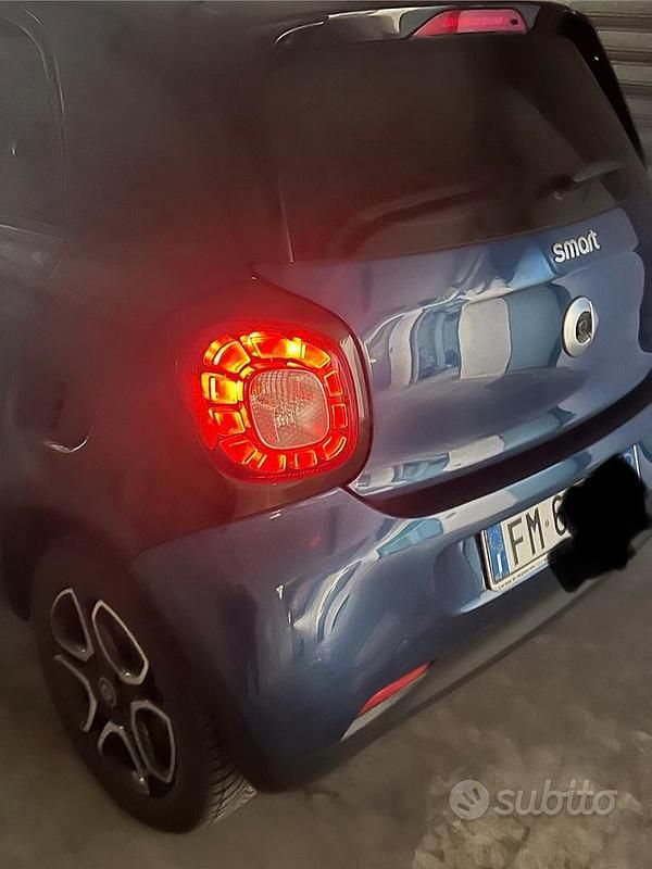Usata Smart ForFour Prime 71 CV (52 kW) 2017 Blu Utilitaria
