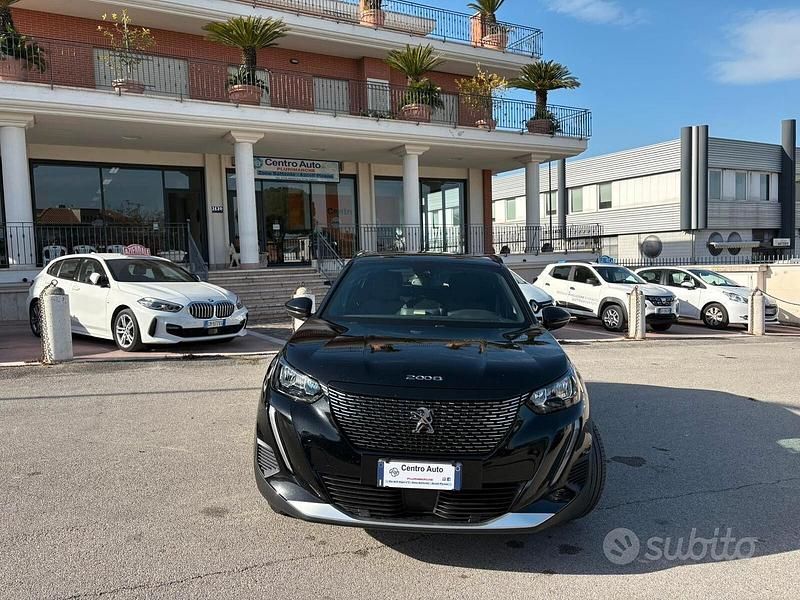 Usata Peugeot 2008 Allure 131 CV (96 kW) 2023 Nero SUV