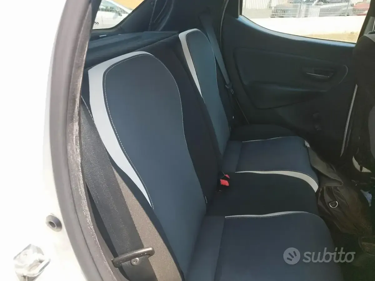 Usata Lancia Ypsilon 69 CV (50 kW) 2015 Bianco Utilitaria