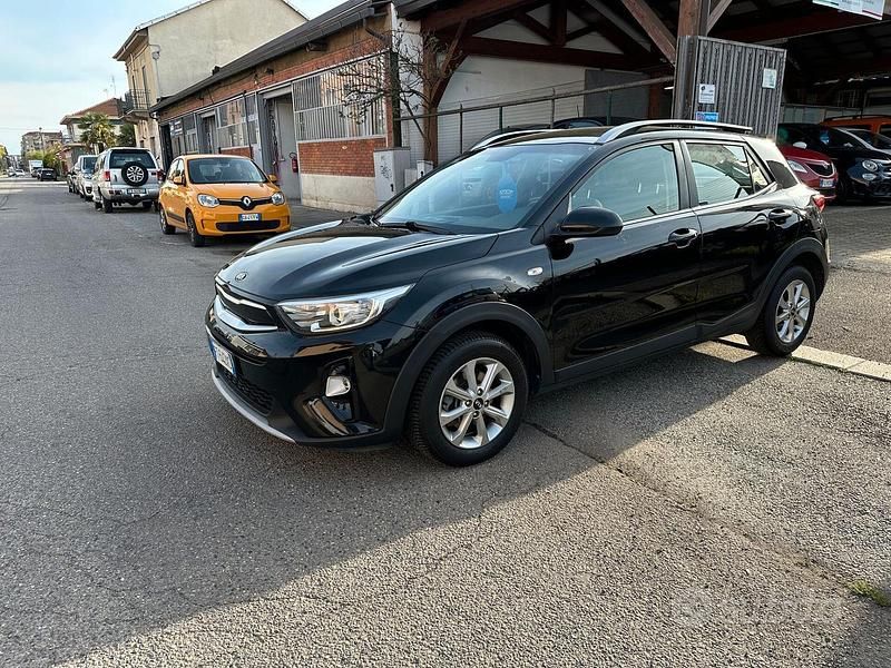 Nero Usata 2019 Kia Stonic SUV | 8990 € (Buon prezzo) - Immagine 1/4