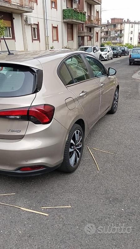 Usata Fiat Tipo 120 CV (88 kW) 2019 Marrone Utilitaria