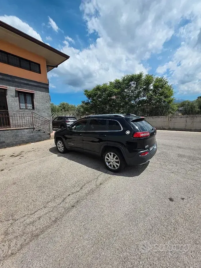 Usata Jeep Cherokee 140 CV (102 kW) 2014 SUV