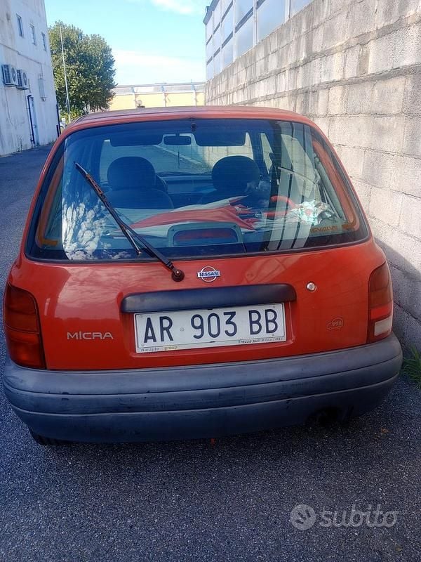 Usata Nissan Micra 54 CV (39 kW) 1997 Rosso Utilitaria