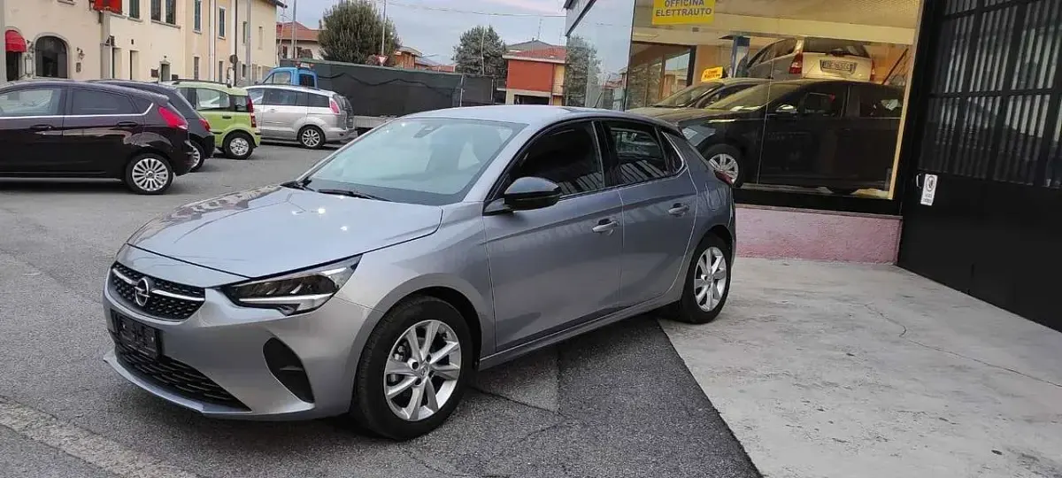 Usata Opel Corsa Elegance 75 CV (55 kW) 2021 Argento Utilitaria