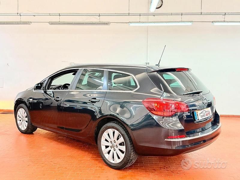 Usata Opel Astra Sport 110 CV (80 kW) 2016 Nero Station wagon