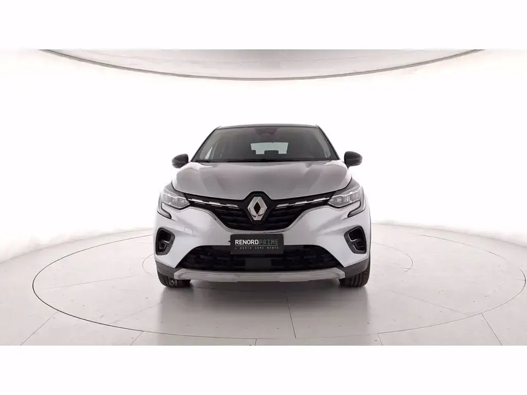 Usata Renault Captur Techno 101 CV (74 kW) 2023 Grigio chiaro SUV