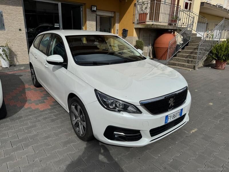 Usata Peugeot 308 Active 131 CV (96 kW) 2019 Bianco Berlina