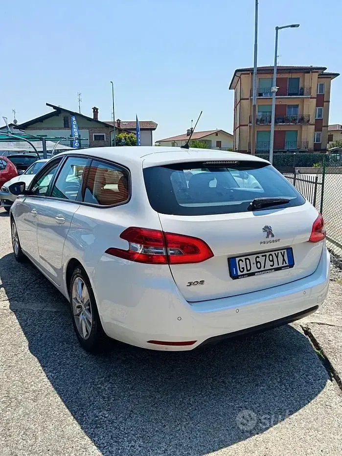 Usata Peugeot 308 Business-Line 131 CV (96 kW) 2021 Bianco Station wagon
