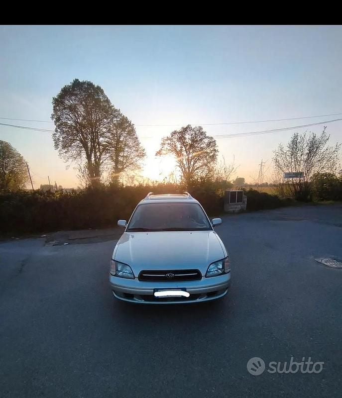 Grigio Usata 1999 Subaru Legacy Station wagon | 3000 € - Immagine 1/3