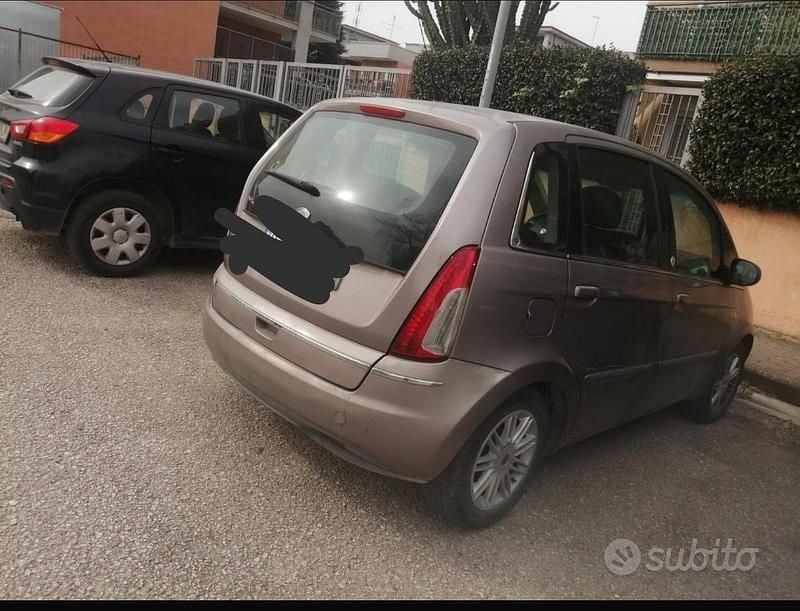 Usata Lancia Musa 2009 Grigio Monovolume