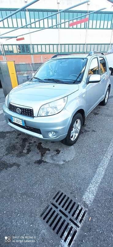 Usata Daihatsu Terios HIRO 105 CV (77 kW) 2009 Argento SUV