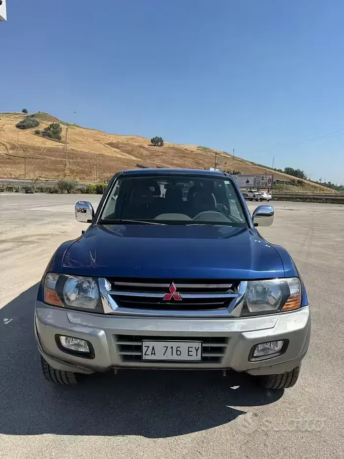 Usata Mitsubishi Pajero 165 CV (121 kW) 2000 Bluazzurro SUV