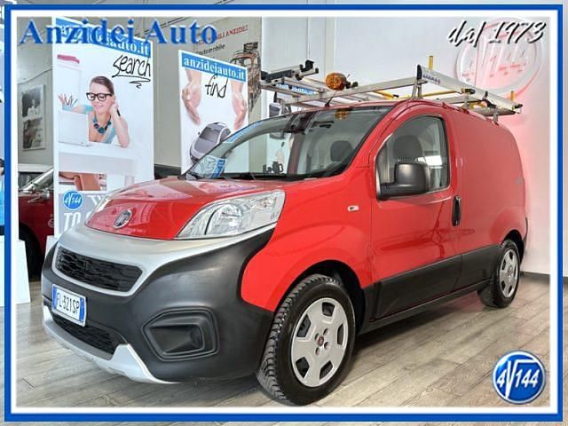 Usata Fiat Fiorino 95 CV (69 kW) 2017 Rosso pastello Monovolume