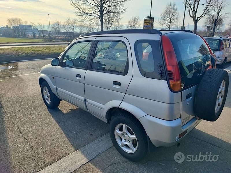 Usata Daihatsu Terios 83 CV (61 kW) 2000 Grigio SUV