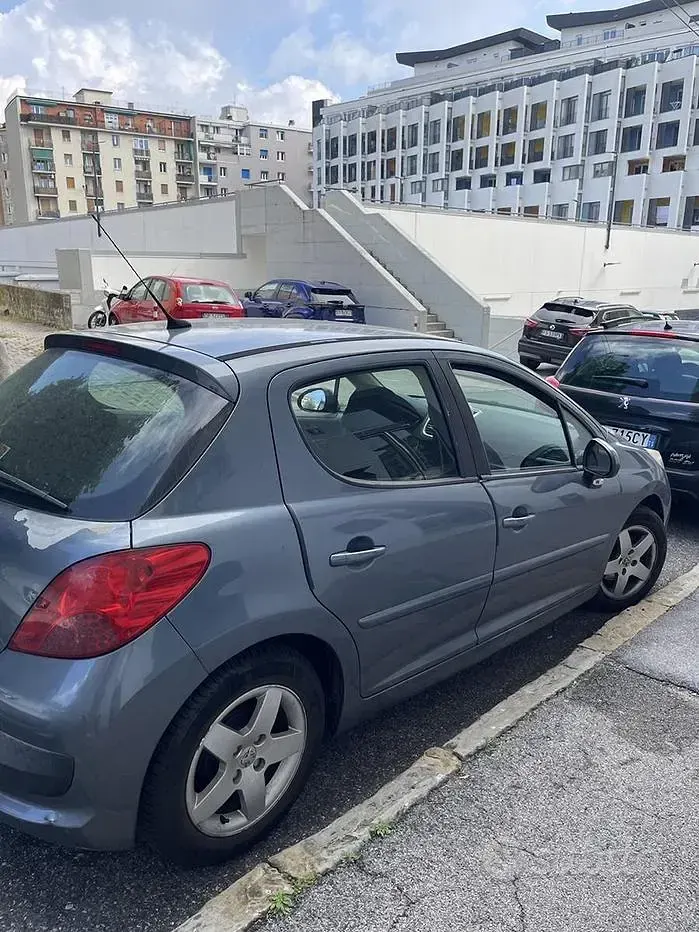 Usata Peugeot 207 68 CV (50 kW) 2007 Grigio Berlina