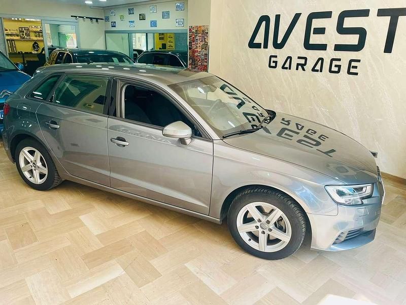 Grigio Usata 2019 Audi A3 Ambiente Tre volumi | 17.000 € (Super prezzo) - Immagine 1/4