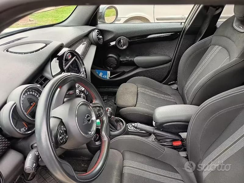 Usata Mini Cooper 195 CV (143 kW) 2019 Utilitaria