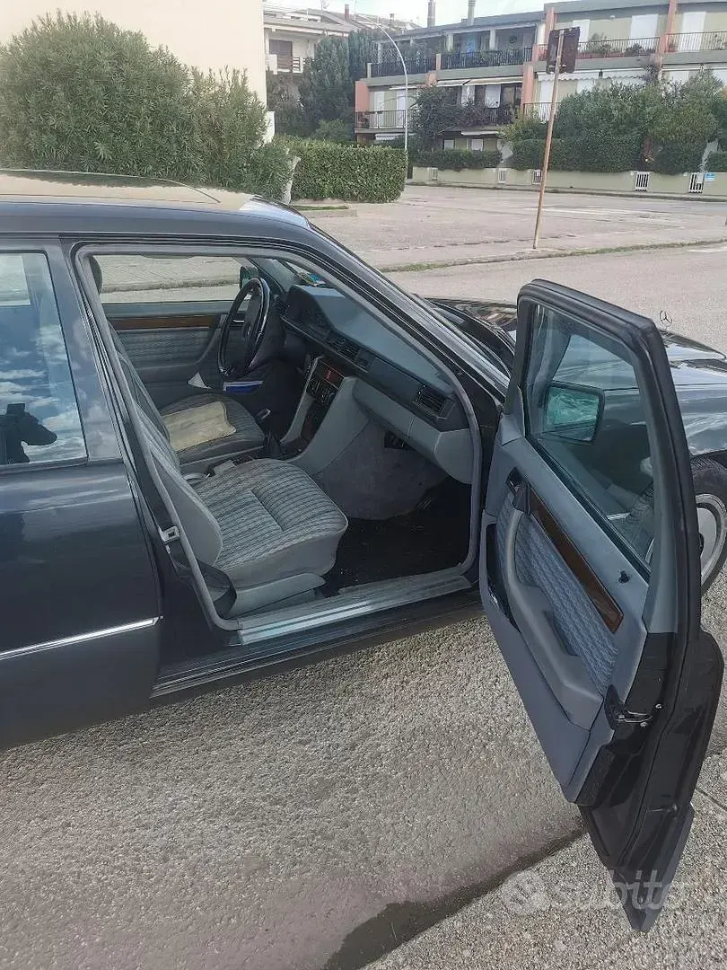 Usata Mercedes 200 1991 Nero Berlina