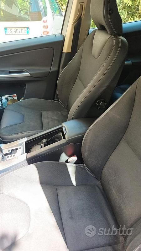 Occasion Volvo XC60 Momentum 163 ch (119 kW) 2011 Blanc SUV