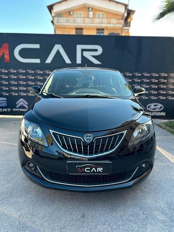 Usata Lancia Ypsilon Gold 69 CV (50 kW) 2022 Nero Utilitaria
