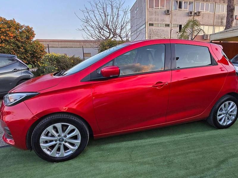 Usata Renault Zoe Intens 50 kW (69 CV) 2020 Rosso Utilitaria