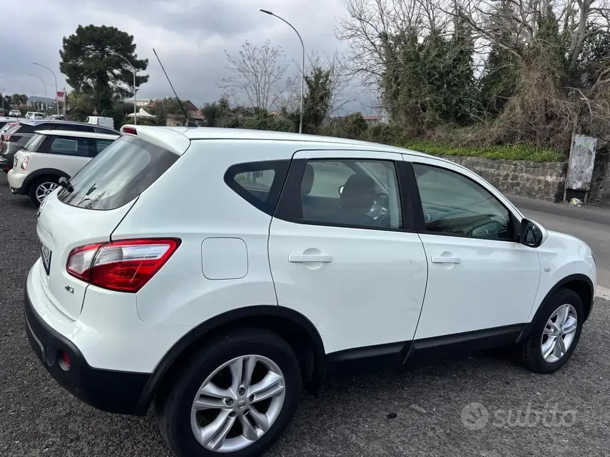 Usata Nissan Qashqai Acenta 110 CV (80 kW) 2014 Bianco SUV