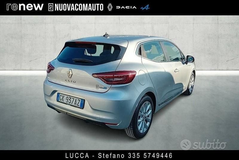 Käytetty Renault Clio V Intens 140 HP (102 kW) 2022 Harmaa Sedan