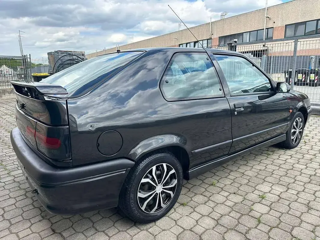 Usata Renault 19 LIMITED 110 CV (80 kW) 1995 Nero