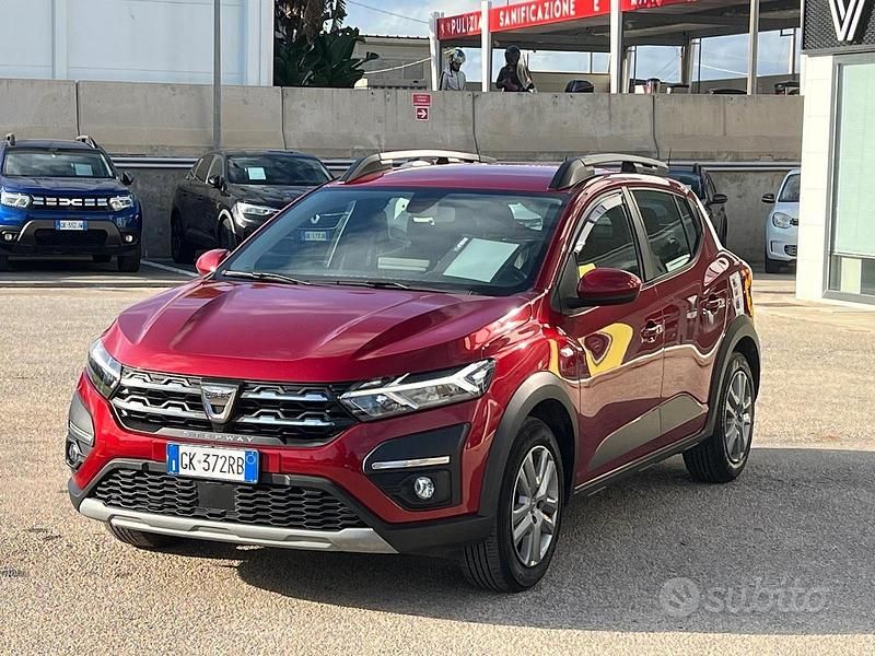 Rosso Usata 2022 Dacia Sandero Comfort Tre volumi | 13.450 € (Buon prezzo) - Immagine 1/4