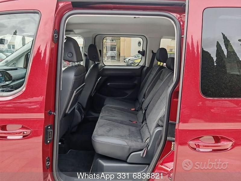 Usata VW Caddy Style 122 CV (89 kW) 2024 Rosso Monovolume