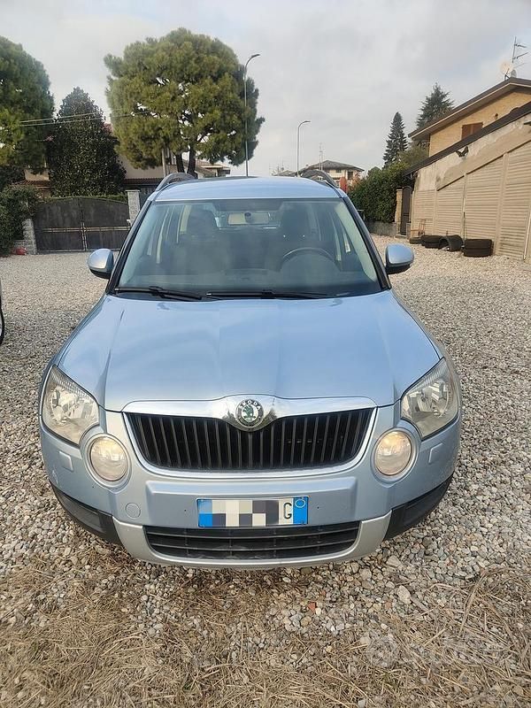 Grigio Usata 2012 Skoda Yeti Elegance SUV | 3700 € (Ottimo prezzo) - Immagine 1/4