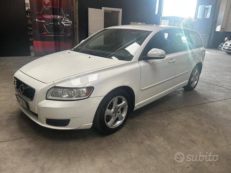 Usata Volvo V50 115 CV (84 kW) 2012 Bianco Station wagon