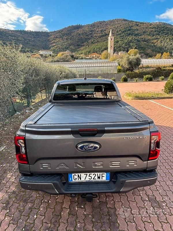 Usata Ford Ranger Limited 170 CV (125 kW) 2024 Grigio Pick-up