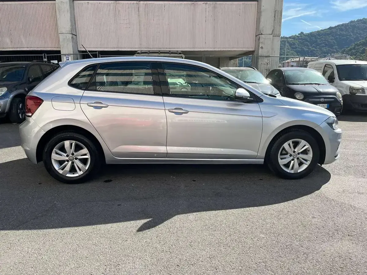 Usata VW Polo Comfortline 80 CV (58 kW) 2019 Argento Utilitaria