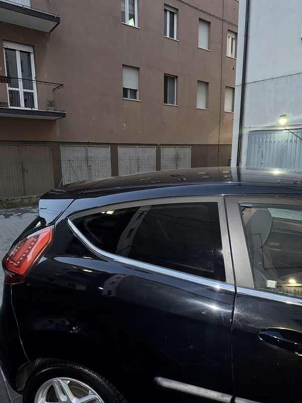 Usata Ford Fiesta Titanium 75 CV (55 kW) 2014 Berlina