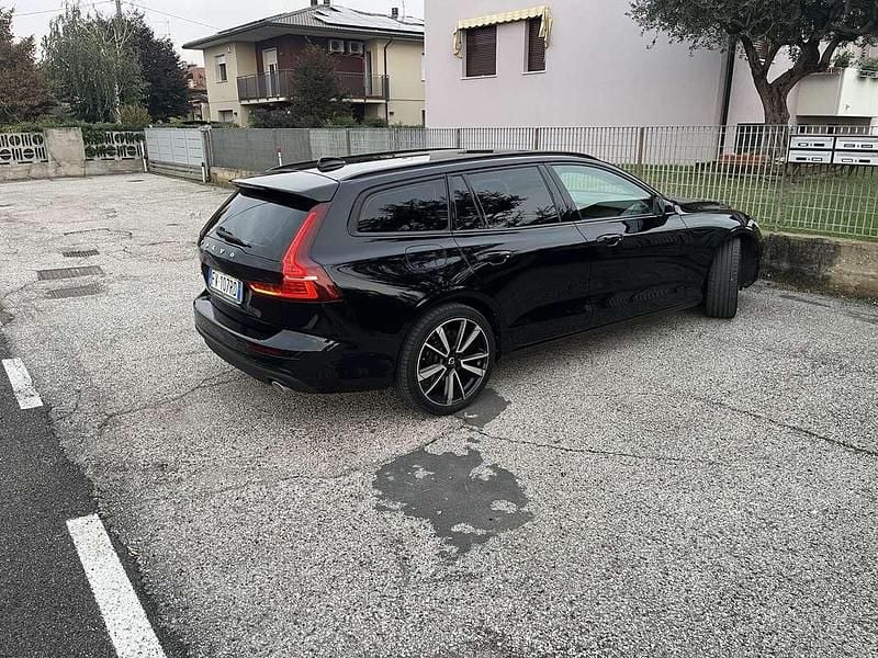 Usata 2019 Volvo V60 Business Edition Station wagon | 16.000 € (Buon prezzo) - Immagine 1/4