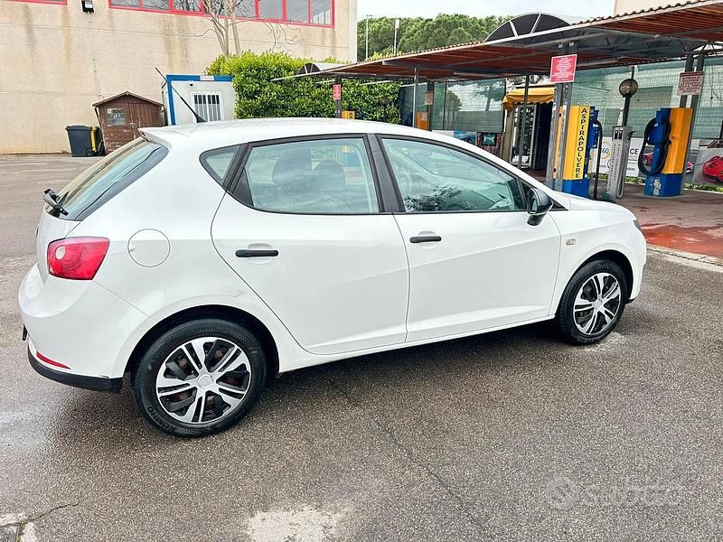 Usata Seat Ibiza 75 CV (55 kW) 2012 Berlina