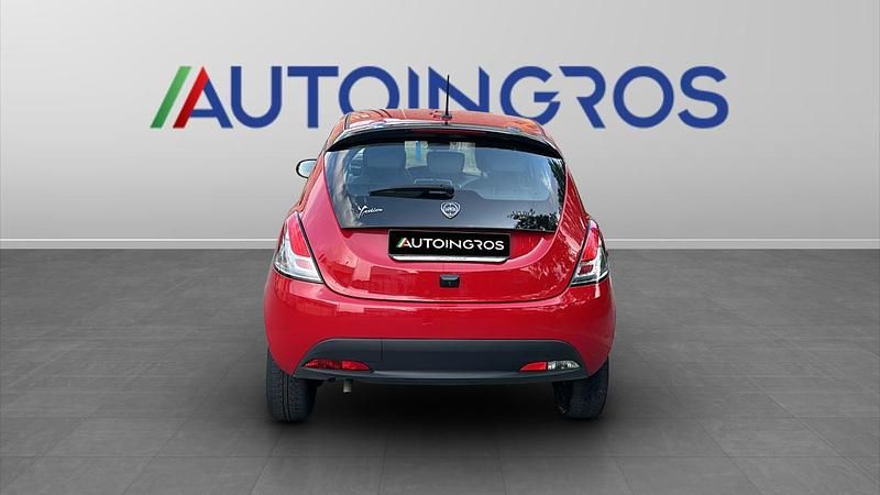 Usata Lancia Ypsilon Gold 69 CV (50 kW) 2023 Rosso Utilitaria