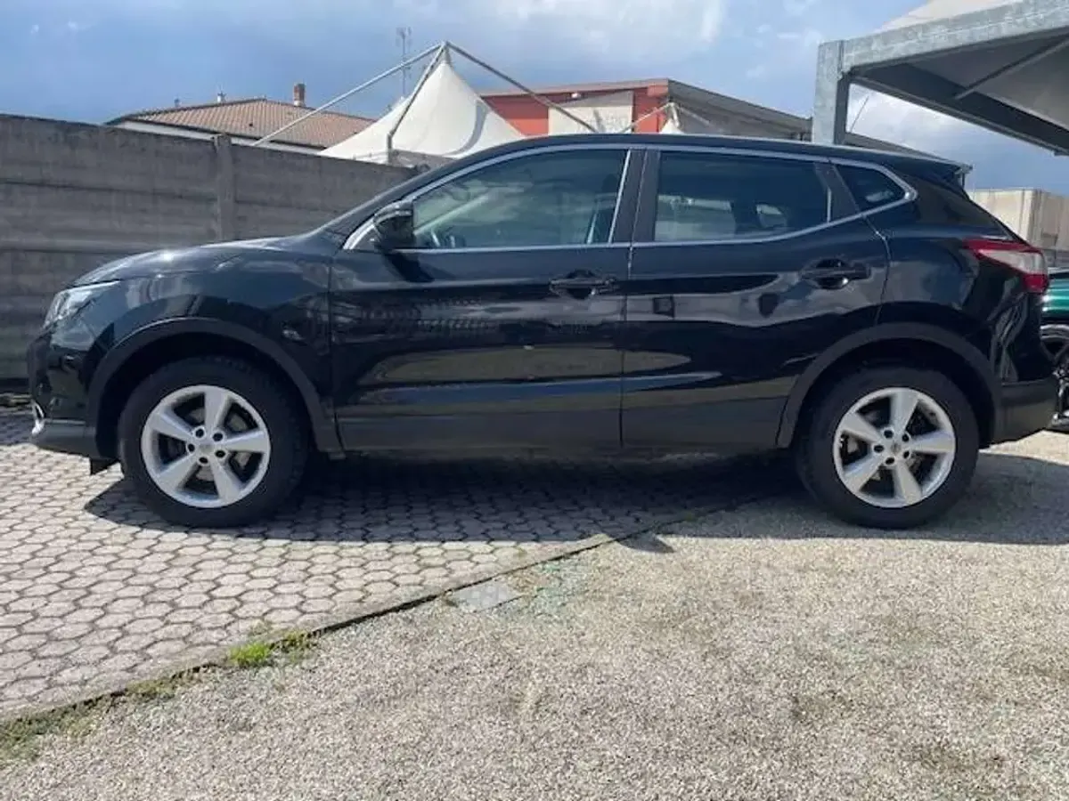 Usata Nissan Qashqai Acenta 110 CV (80 kW) 2015 Nero SUV