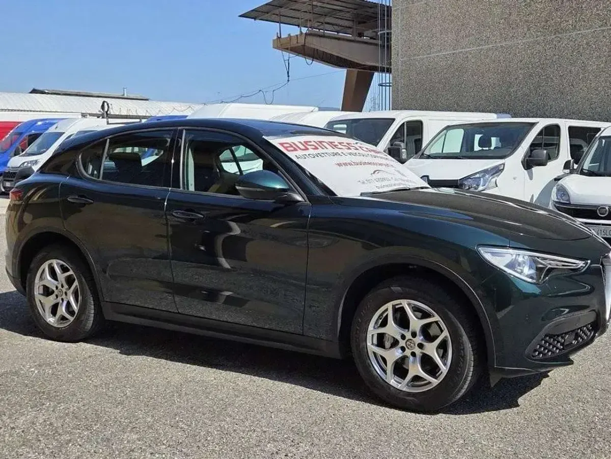 Usata Alfa Romeo Stelvio Business 190 CV (139 kW) 2020 Verde SUV