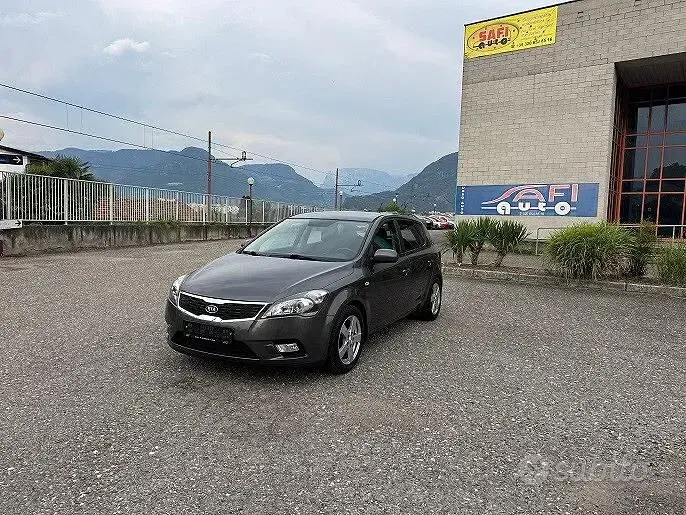 Usata Kia Ceed GT EX 115 CV (84 kW) 2011 Grigio Berlina