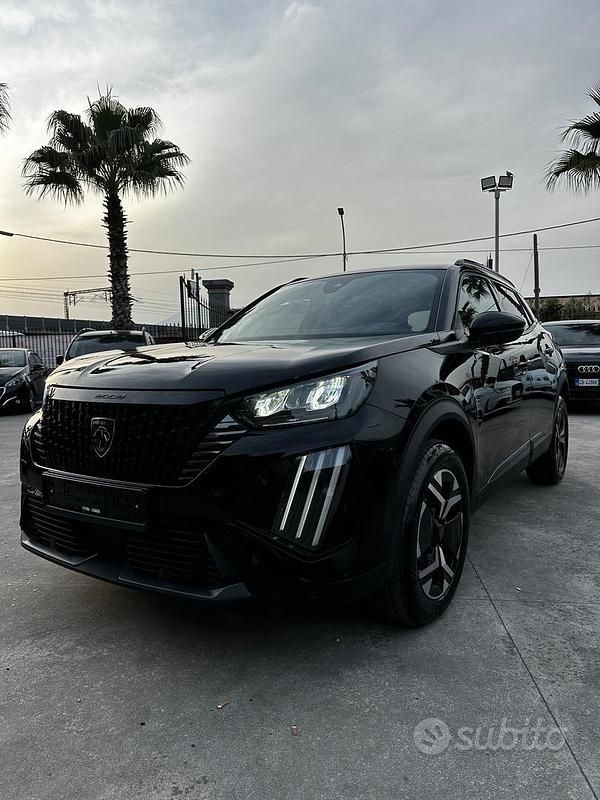 Usata Peugeot 2008 Allure 101 CV (74 kW) 2024 Nero SUV