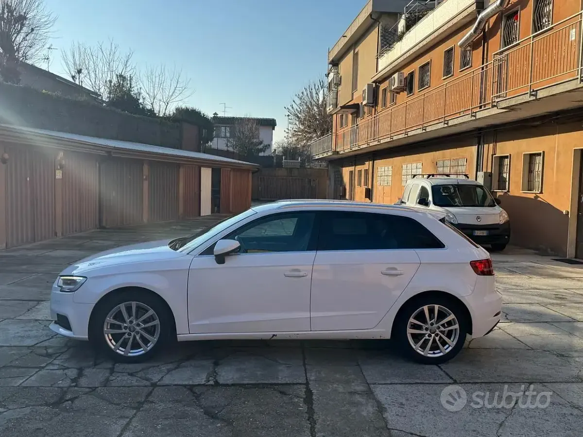 Usata Audi A3 Business 110 CV (80 kW) 2017 Bianco Berlina