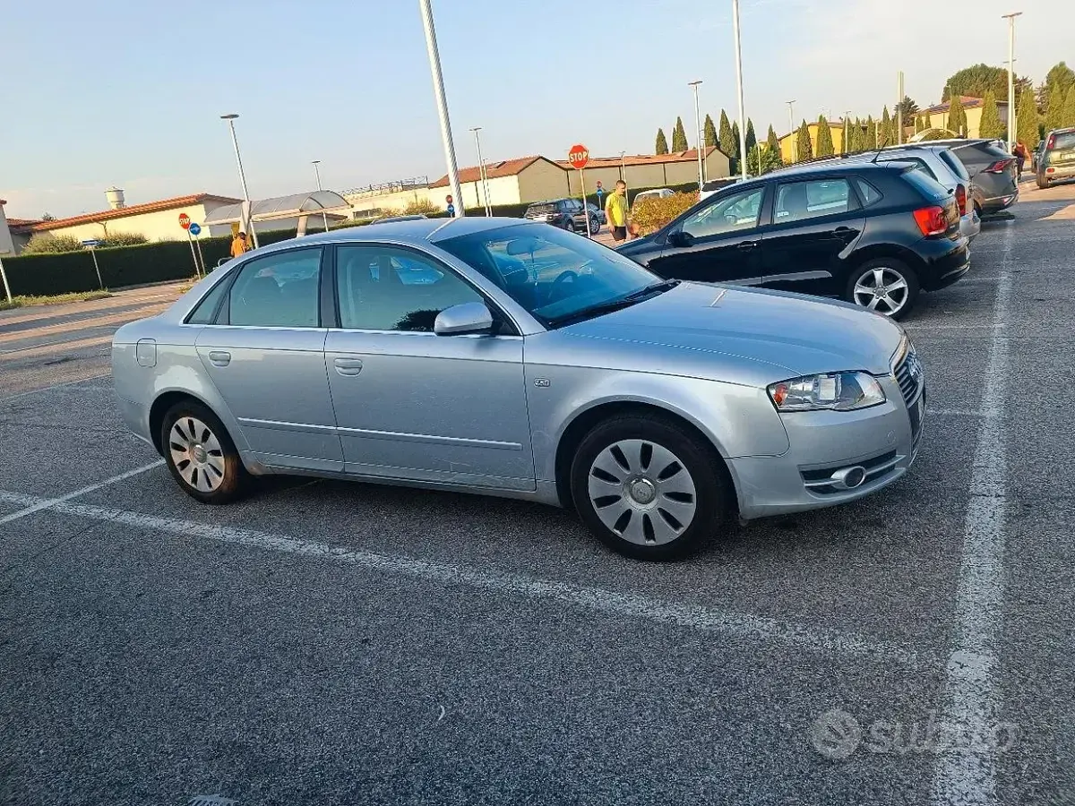 Usata Audi A4 116 CV (85 kW) 2005 Grigio Berlina